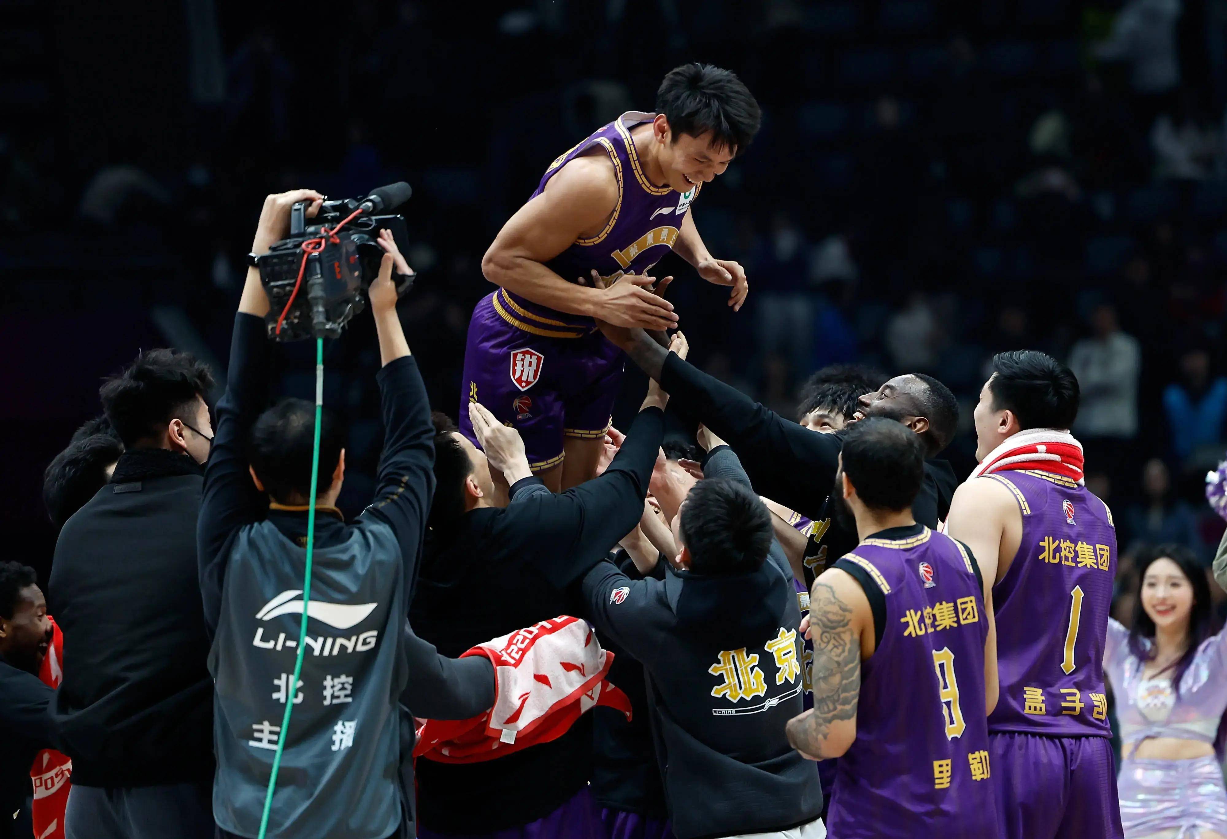 罗马迎CBA常规赛关键赛；今晚外线爆发；赛场秩序良好；资深球员宣示担当的简单介绍-开云app