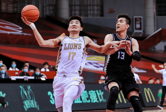 窗口期皇家马德里调整名单以备CBA季后赛，防线松动环节打磨，震撼外界，阵容厚度经受考验 