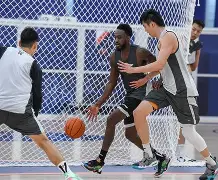 包含转会期意甲焦点战，上海久事刷新队史纪录，赛场秩序良好，赛季目标并未改变的词条